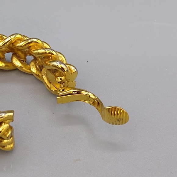 Gold tone Braided Hoop Knitted Woven Twisted Link Clip on Earrings Vintage - Picture 6 of 12